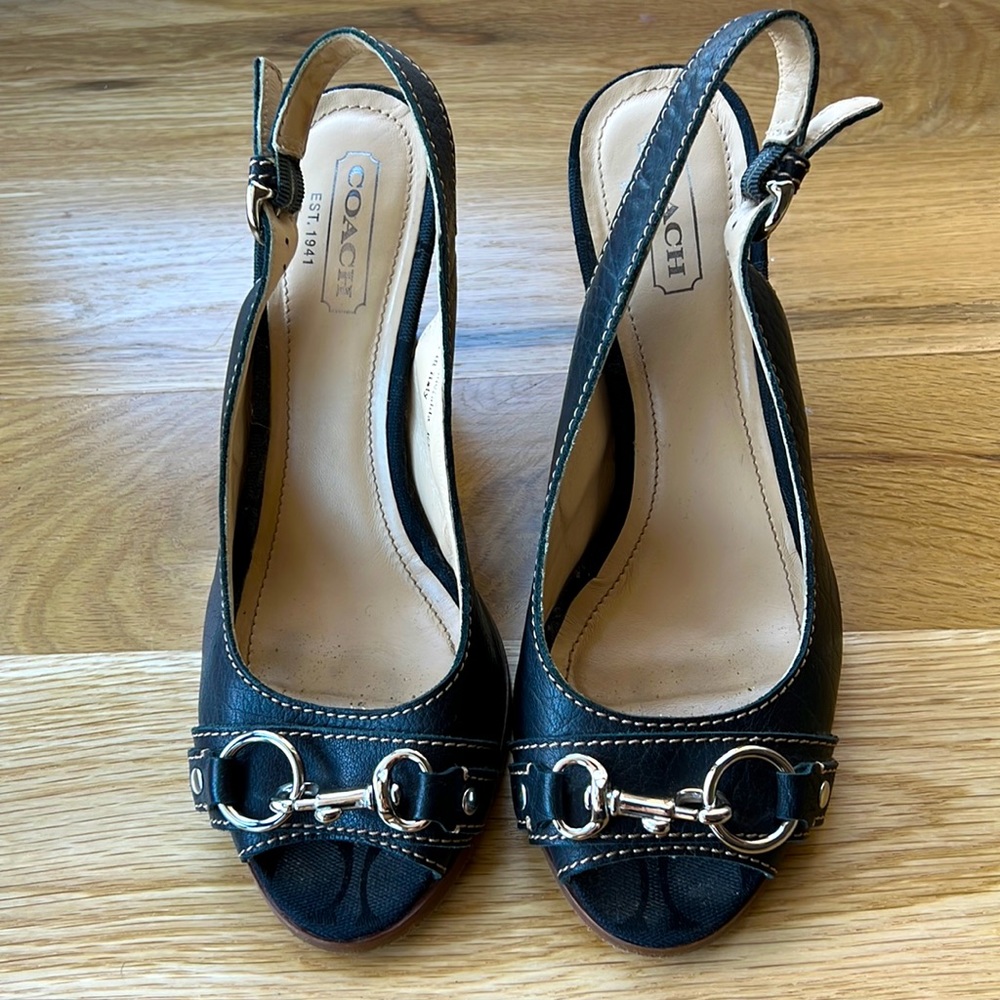 Authentic Women’s Coach leather Sandals. Black. Size 8. Block 3.5” heel.